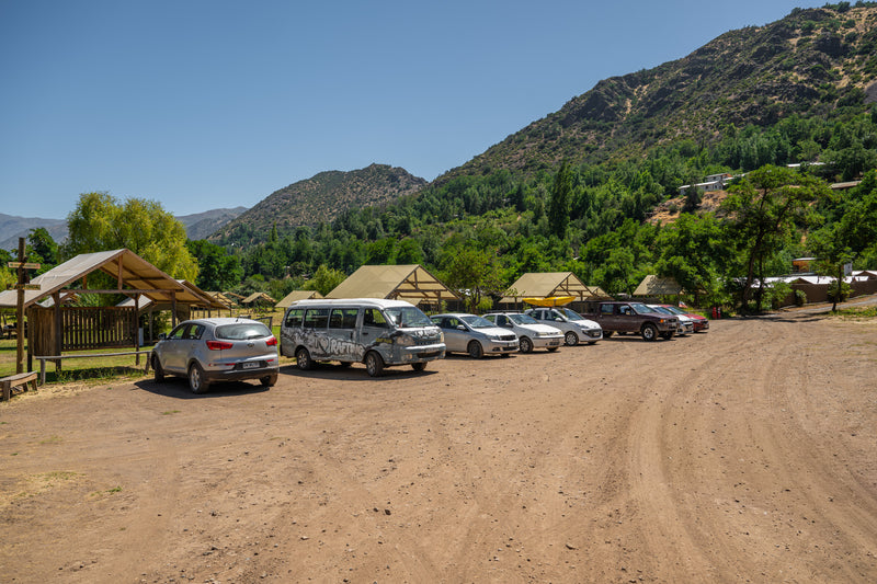 Estacionamiento del parque Serranía Maipo